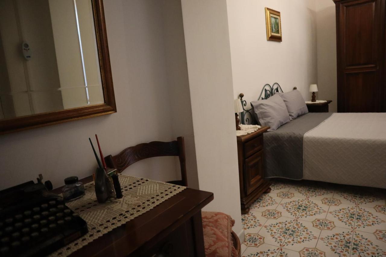 Storia Di Sofia Apartment Napoli Exterior foto